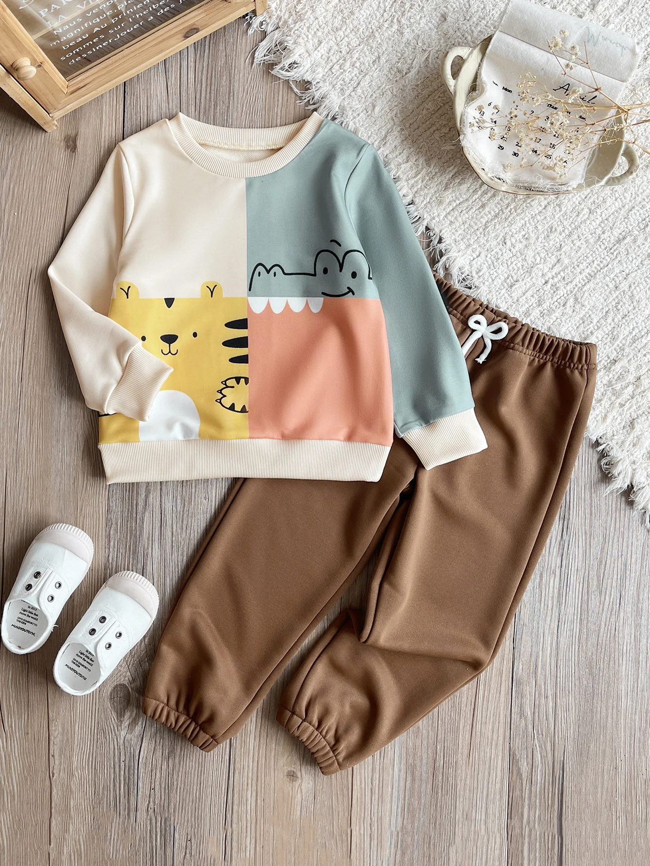 Boys' Autumn And Winter Color-Block Cartoon Animal Sweatshirt And Pants Set, Tiger And Crocodile Print Casual Sportswear